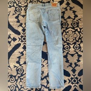 LEVI 501s - light wash - size 31 L32
